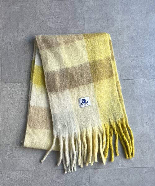 CPCM（シーピーシーエム）の「ふわふわチェックマフラー（マフラー・レディース・ブルー/モスグリーン/イエロー/オレンジ・FREE）」の9枚目の写真