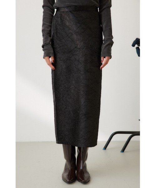 crie conforto(クリーコンフォルト)の「ワッシャーサテンナロースカート(スカート・レディース・ブラック/シルバー/アイボリー・MEDIUM/SMALL)」の4枚目の写真