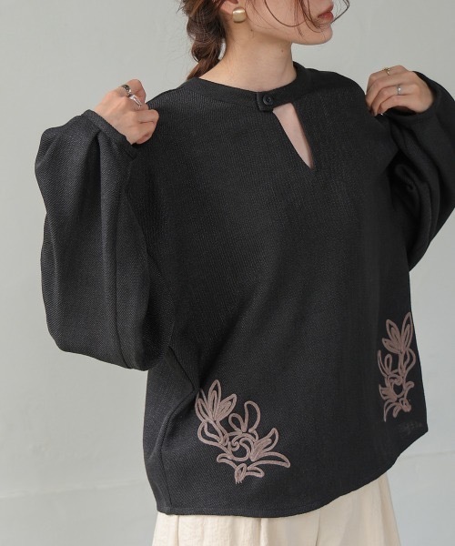 Bab(バブ)の「前後2WAY刺繍ブラウス(シャツ/ブラウス・レディース・ブラック/ホワイト系その他・M)」の6枚目の写真