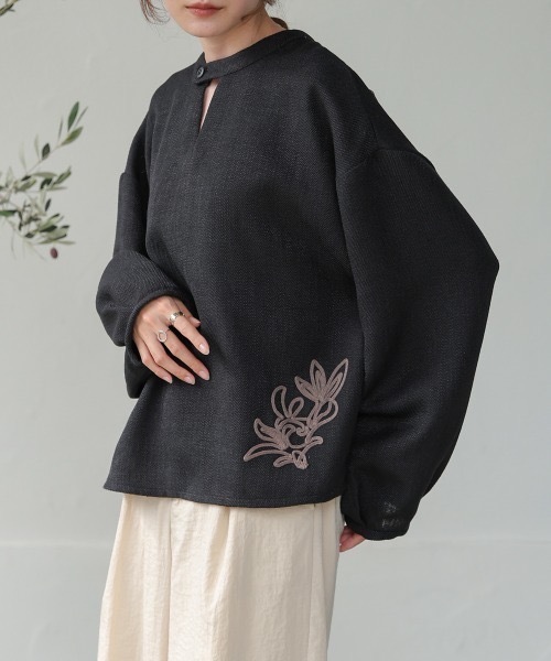 Bab(バブ)の「前後2WAY刺繍ブラウス(シャツ/ブラウス・レディース・ブラック/ホワイト系その他・M)」の7枚目の写真