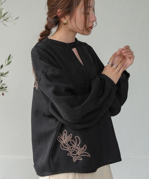 Bab(バブ)の「前後2WAY刺繍ブラウス(シャツ/ブラウス・レディース・ブラック/ホワイト系その他・M)」の11枚目の写真