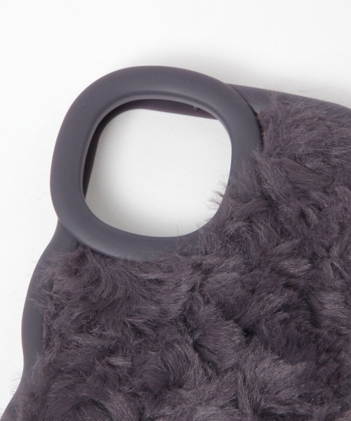 LAKOLE(ラコレ)の「ふわふわウェーブスタンドiPhoneケース / 155502(スマホケース/カバー・レディース・チャコール/アイボリー・SMALL/X-SMALL)」の16枚目の写真