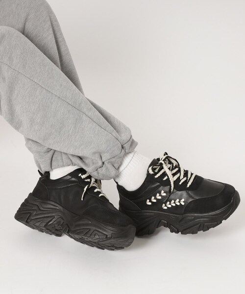 cs T&P(シーエスティーアンドピー)の「厚底韓国ファッションダットスニーカー(スニーカー・レディース・ベージュ/ブラック・LL/S/M/L)」の5枚目の写真