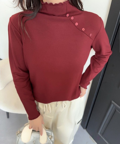 aimoha(アイモハ)の「ショルダーボタンリブメロウハイネックトップス(Tシャツ/カットソー・レディース・ホワイト/ワインレッド/ブラック/チョコ/カーキ/グレー・FREE)」の6枚目の写真