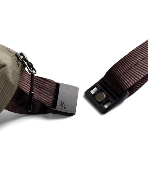 entre square(アントレスクエアー)の「Bellroy/ボディバッグ/ウエストポーチ Laneway Belt Bag-シーケルプ(ボディバッグ/ウエストポーチ・メンズ・カーキ・ONE SIZE)」の5枚目の写真