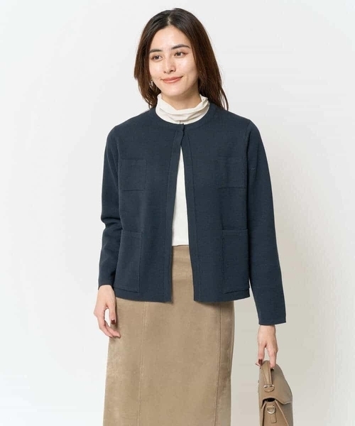 a.v.v（アーヴェヴェ）の「トリミングポケットニットジャケット（カーディガン/ボレロ・レディース・ベージュ/ネイビー・40/42/36/38/34）」の5枚目の写真