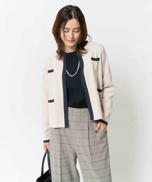 a.v.v（アーヴェヴェ）の「トリミングポケットニットジャケット（カーディガン/ボレロ・レディース・ベージュ/ネイビー・40/42/36/38/34）」の11枚目の写真
