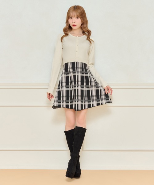 apres jour(アプレジュール)の「ドッキングフレアミニワンピース【ZOZOTOWN限定アイテム】(ワンピース・レディース・ボルドー/オフホワイト・X-LARGE/フリー)」の17枚目の写真