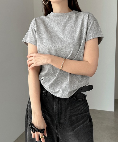 andme(アンドミー)の「汗染み防止コンパクトフレンチスリーブTシャツ(Tシャツ/カットソー・レディース・ネイビー/チャコールグレー/杢グレー/オフホワイト/グレイッシュブルー/ブラック・L/M)」の5枚目の写真