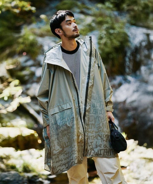 KiU(キウ)の「キウスタンダード 袖付きレインポンチョ 2ND(レインコート/ポンチョ・レディース・ベージュ/ミント/ブラック/カーキ/ネイビー/ブルー系その他/ベージュ系その他/ホワイト系その他/ベージュ系その他2/ダークパープル/グレー系その他/ブルー系その他2/ネイビー系/ブルー系その他4/ブルー系その他3/ブラック系その他/ダークカーキ/グレー系その他2/ダークグリーン系/パープル系その他・FREE)」の11枚目の写真