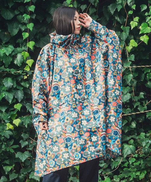 KiU(キウ)の「キウスタンダード 袖付きレインポンチョ 2ND(レインコート/ポンチョ・レディース・ベージュ/ミント/ブラック/カーキ/ネイビー/ブルー系その他/ベージュ系その他/ホワイト系その他/ベージュ系その他2/ダークパープル/グレー系その他/ブルー系その他2/ネイビー系/ブルー系その他4/ブルー系その他3/ブラック系その他/ダークカーキ/グレー系その他2/ダークグリーン系/パープル系その他・FREE)」の15枚目の写真