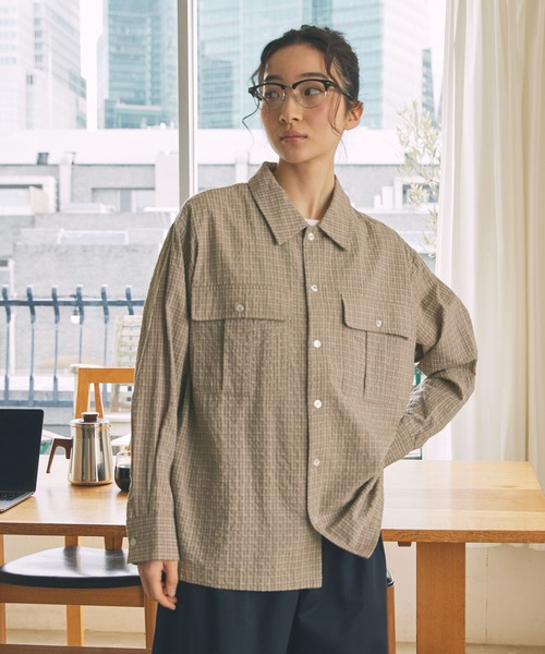 Unblend(アンブレンド)の「【Unblend】セットアップ対応 / オーバーサイズ リラックス チェックシャツ(シャツ/ブラウス・レディース・ベージュ/オレンジ/ブラック/カーキ・FREE)」の3枚目の写真
