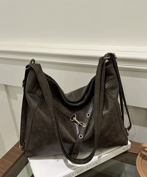 shopnikoniko(ショップニコニコ)の「PUレザー ベルトモチーフ 2wayショルダーバッグ(ショルダーバッグ・レディース・ブラック/ダークブラウン/ブラウン・フリー)」の8枚目の写真