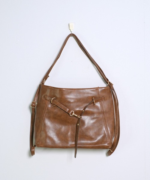 shopnikoniko(ショップニコニコ)の「PUレザー ベルトモチーフ 2wayショルダーバッグ(ショルダーバッグ・レディース・ブラック/ダークブラウン/ブラウン・フリー)」の16枚目の写真