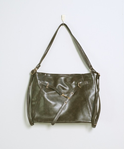 shopnikoniko(ショップニコニコ)の「PUレザー ベルトモチーフ 2wayショルダーバッグ(ショルダーバッグ・レディース・ブラック/ダークブラウン/ブラウン・フリー)」の18枚目の写真