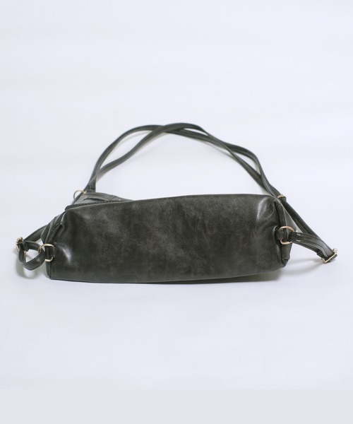 shopnikoniko(ショップニコニコ)の「PUレザー ベルトモチーフ 2wayショルダーバッグ(ショルダーバッグ・レディース・ブラック/ダークブラウン/ブラウン・フリー)」の11枚目の写真