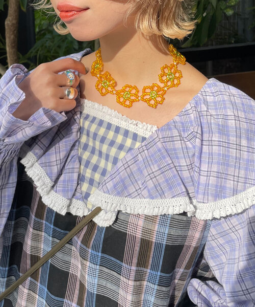 HELLO.SANFRANCISCO（ハローサンフランシスコ）の「【HELLO.SANFRANCISCO/ハローサンフランシスコ】フラワーチョーカーネックレス（ネックレス・レディース・ブルー/ピンク/オレンジ・ONE SIZE）」の11枚目の写真