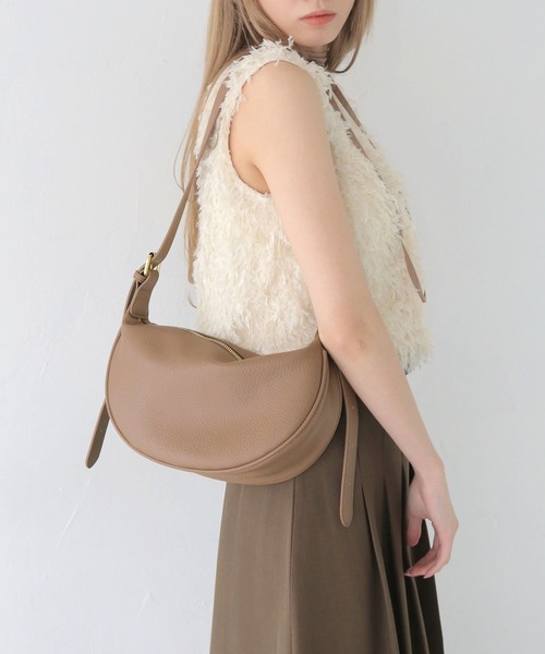 CLEIO（クレイオ）の「【CLEIO】サイドベルトラウンドショルダーバッグ SIDE BELT DESIGN HALF MOON SHOULDER BAG/737-13662（ショルダーバッグ・レディース・ブラック/ブラウン・FREE）」の10枚目の写真