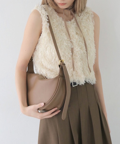 CLEIO（クレイオ）の「【CLEIO】サイドベルトラウンドショルダーバッグ SIDE BELT DESIGN HALF MOON SHOULDER BAG/737-13662（ショルダーバッグ・レディース・ブラック/ブラウン・FREE）」の11枚目の写真