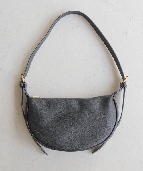 CLEIO（クレイオ）の「【CLEIO】サイドベルトラウンドショルダーバッグ SIDE BELT DESIGN HALF MOON SHOULDER BAG/737-13662（ショルダーバッグ・レディース・ブラック/ブラウン・FREE）」の16枚目の写真