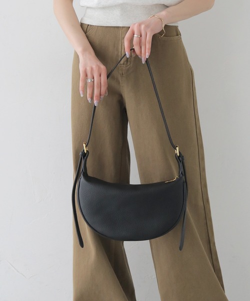 CLEIO（クレイオ）の「【CLEIO】サイドベルトラウンドショルダーバッグ SIDE BELT DESIGN HALF MOON SHOULDER BAG/737-13662（ショルダーバッグ・レディース・ブラック/ブラウン・FREE）」の21枚目の写真