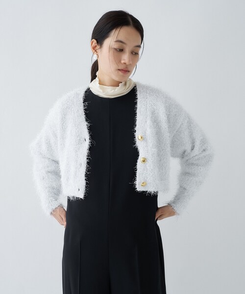 cloenc(クロエンス)の「【手洗い可】ラメフェザ―ヤーンショートカーディガン(カーディガン/ボレロ・レディース・ホワイト/グレー/グリーン系・02)」の1枚目の写真
