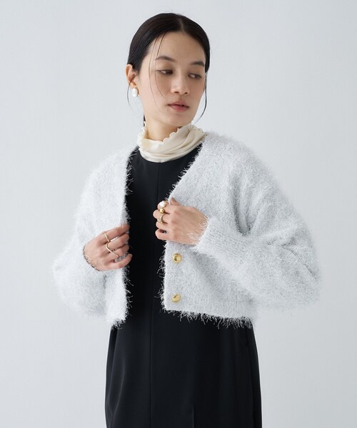 cloenc(クロエンス)の「【手洗い可】ラメフェザ―ヤーンショートカーディガン(カーディガン/ボレロ・レディース・ホワイト/グレー/グリーン系・02)」の8枚目の写真