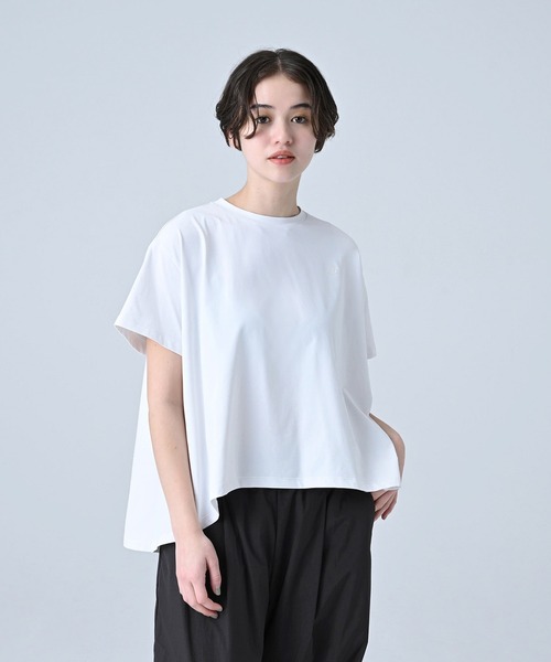 NEW BALANCE(ニューバランス)の「MET24 A line Tee(Tシャツ/カットソー・レディース・オフホワイト/ブラック/ライトカーキ・LARGE/MEDIUM/SMALL)」の2枚目の写真