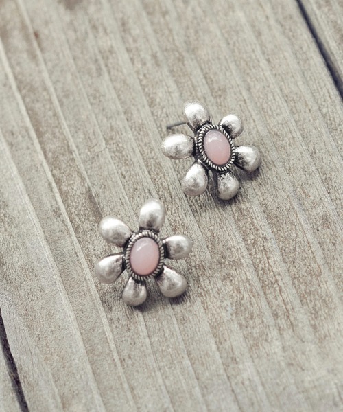 GOLDY（ゴールディ）の「レトロ カラー ストーン フラワー ピアス（ピアス（両耳用）・レディース・アイボリー/ピンク/グリーン/ブルー・FREE）」の9枚目の写真