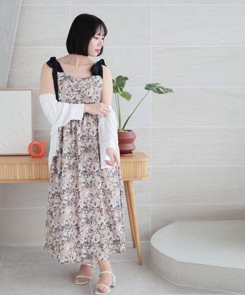 Ruwan yu（ルワンユー）の「フラワーガーリーワンピース【大きいサイズ対応】（ワンピース・レディース・ベージュ/グレー・4L/3L/LL/L）」の3枚目の写真