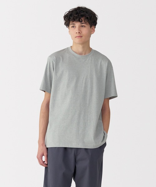 無印良品(ムジルシリョウヒン)の「紳士 天竺編みクルーネック半袖Tシャツ(Tシャツ/カットソー・メンズ・ダークグリーン/グレー/ホワイト/ライトブルー/ブラック/レンガ/ダークネイビー/イエロー系/ダークグレー/ブラウン・S/M/L/XL)」の4枚目の写真