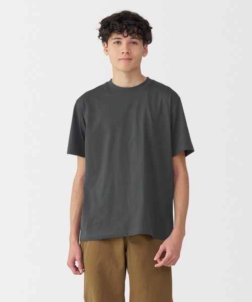 無印良品(ムジルシリョウヒン)の「紳士 天竺編みクルーネック半袖Tシャツ(Tシャツ/カットソー・メンズ・ダークグリーン/グレー/ホワイト/ライトブルー/ブラック/レンガ/ダークネイビー/イエロー系/ダークグレー/ブラウン・S/M/L/XL)」の5枚目の写真