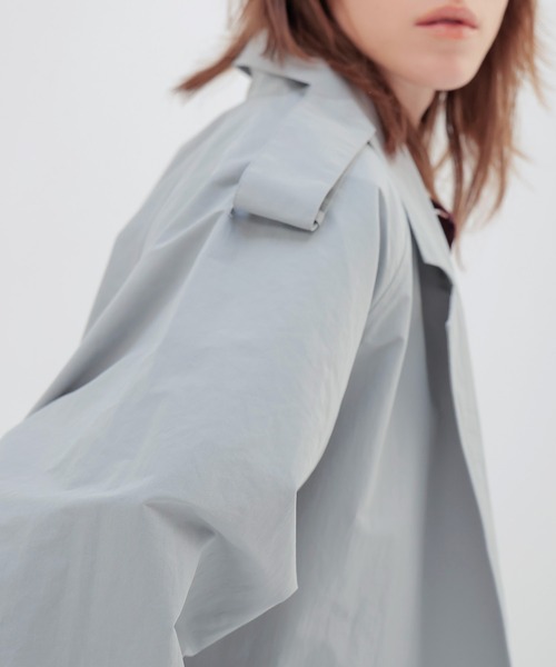 DRESSLAVE（ドレスレイブ）の「airy nylon taffeta short trench coat(エアリーナイロンタフタショート丈トレンチコート)（トレンチコート・レディース・ベージュ/グレー・38）」の7枚目の写真