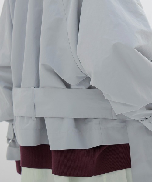 DRESSLAVE（ドレスレイブ）の「airy nylon taffeta short trench coat(エアリーナイロンタフタショート丈トレンチコート)（トレンチコート・レディース・ベージュ/グレー・38）」の9枚目の写真