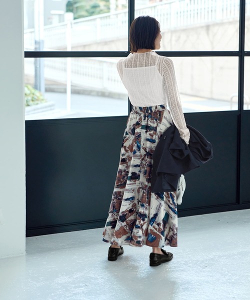 STYLE DELI(スタイルデリ)の「アート柄ロングサーキュラースカート(スカート・レディース・ブルー/カーキ・MEDIUM/SMALL)」の10枚目の写真