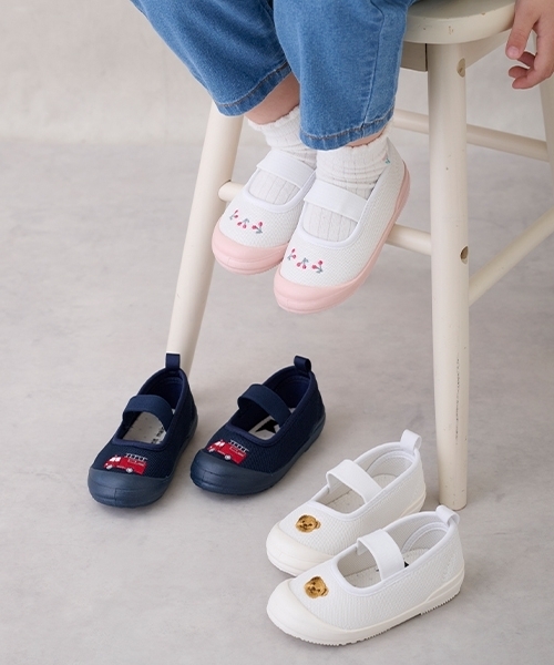 セール】ワンポイント刺しゅうメッシュ上履き（その他シューズ