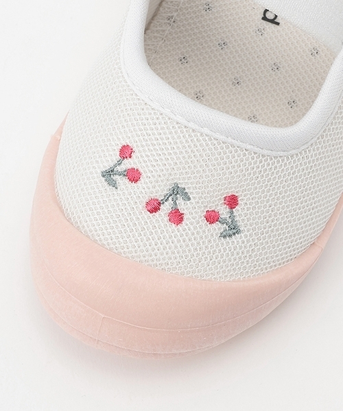 petit main(プティマイン)の「ワンポイント刺しゅうメッシュ上履き(その他シューズ・キッズ・オフホワイト/ネイビー/ライトピンク・17cm/18cm/15cm/16cm)」の8枚目の写真