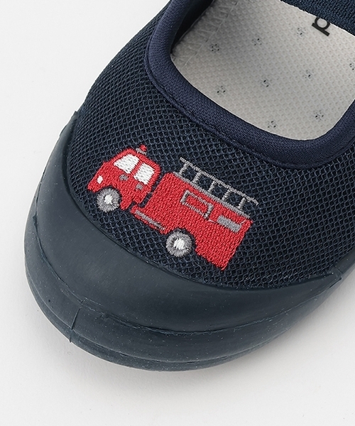 petit main(プティマイン)の「ワンポイント刺しゅうメッシュ上履き(その他シューズ・キッズ・オフホワイト/ネイビー/ライトピンク・17cm/18cm/15cm/16cm)」の9枚目の写真