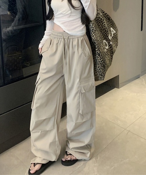 CERCA（チェルカ）の「Chiina/ワイド　パラシュート　カーゴパンツ（カーゴパンツ・レディース・ピンク/ブラック・M）」の19枚目の写真