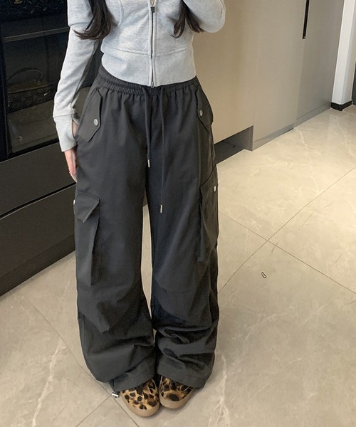 CERCA（チェルカ）の「Chiina/ワイド　パラシュート　カーゴパンツ（カーゴパンツ・レディース・ピンク/ブラック・M）」の15枚目の写真