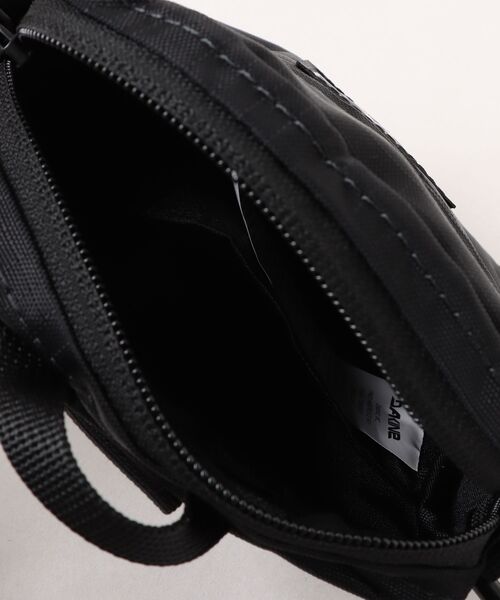 DAKINE(ダカイン)の「DAKINE メンズ JOURNEY MINI CROSSBODY ショルダーバッグ 【2025年春夏モデル】/ダカインロゴショルダーポーチ(ショルダーバッグ・メンズ・ブラック・FREE)」の3枚目の写真