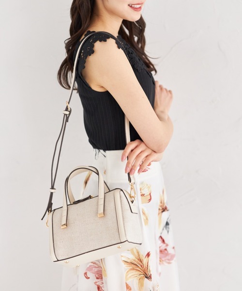 tocco closet(トッコ クローゼット)の「2WAYショルダー付き異素材バッグ(ボストンバッグ・レディース・アイボリー/ブラック・FREE)」の6枚目の写真