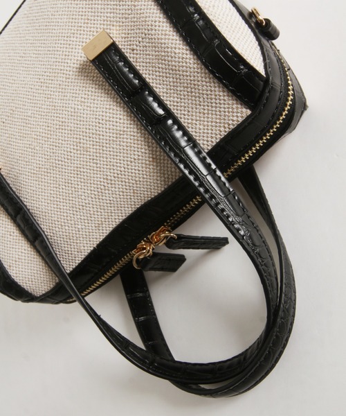 tocco closet(トッコ クローゼット)の「2WAYショルダー付き異素材バッグ(ボストンバッグ・レディース・アイボリー/ブラック・FREE)」の16枚目の写真