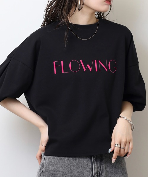 EGLANTINE(エグランティーヌ)の「EGLANTINE パフスリーブカットソー FLOWING ロゴ半袖プルオーバー(Tシャツ/カットソー・レディース・ブラック/チャコールグレー/キナリ/キャメル・40)」の2枚目の写真