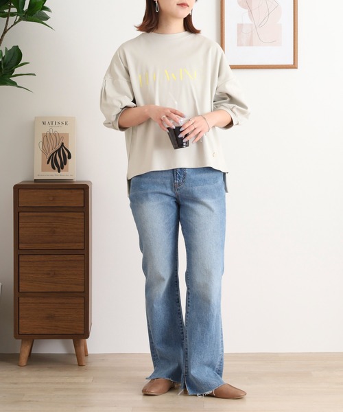 EGLANTINE(エグランティーヌ)の「EGLANTINE パフスリーブカットソー FLOWING ロゴ半袖プルオーバー(Tシャツ/カットソー・レディース・ブラック/チャコールグレー/キナリ/キャメル・40)」の8枚目の写真