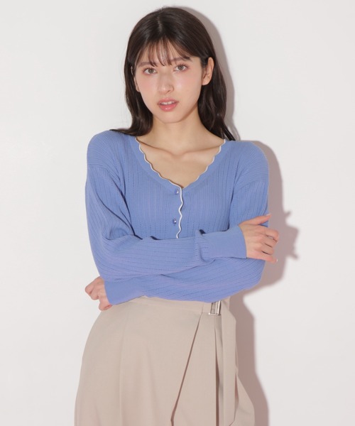 JILL by JILL STUART（ジルバイジルスチュアート）の「アイレットリブスカラップカーディガン（ニット/セーター・レディース・ブラック系その他/ブルー系その他/ホワイト系その他・FREE）」の3枚目の写真