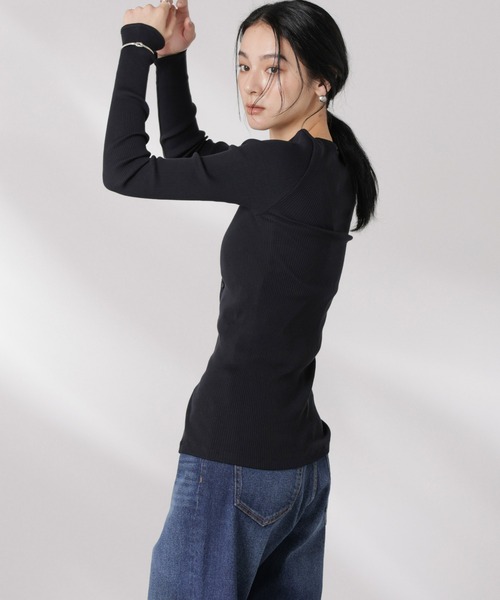 Opera SPORT(オペラスポーツ)の「OperaSPORT/CLAIRE SEAMLESSCARDIGAN(カーディガン/ボレロ・レディース・ブラック・S)」の5枚目の写真