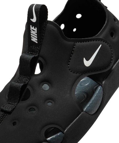 NIKE（ナイキ）の「ナイキ サンレイ プロテクト 4 リトルキッズサンダル / Nike Sunray Protect 4 Little Kids' Sandals HF6277-001 Black（サンダル・キッズ・ブラック・17/18/19/20/21/22）」の4枚目の写真