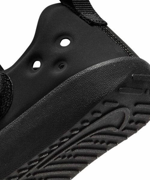 NIKE（ナイキ）の「ナイキ サンレイ プロテクト 4 リトルキッズサンダル / Nike Sunray Protect 4 Little Kids' Sandals HF6277-001 Black（サンダル・キッズ・ブラック・17/18/19/20/21/22）」の6枚目の写真