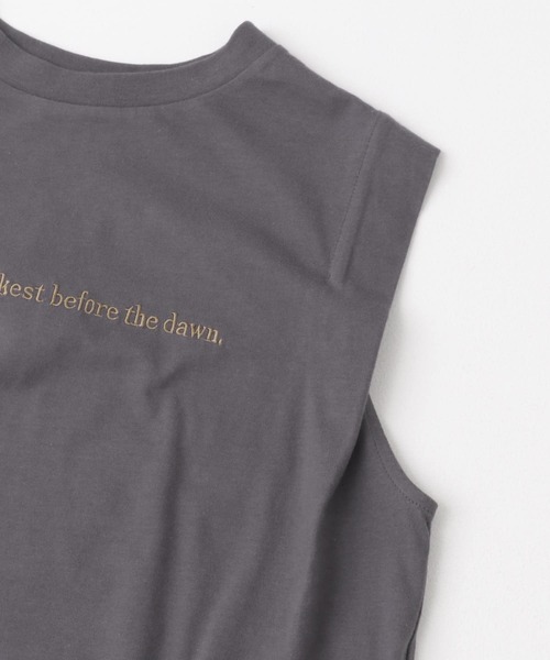 ITEMS URBANRESEARCH（アイテムズ アーバンリサーチ）の「ショルダータックロゴTシャツ（Tシャツ/カットソー・レディース・ライトピンク/チャコールグレー/ホワイト・FREE）」の17枚目の写真